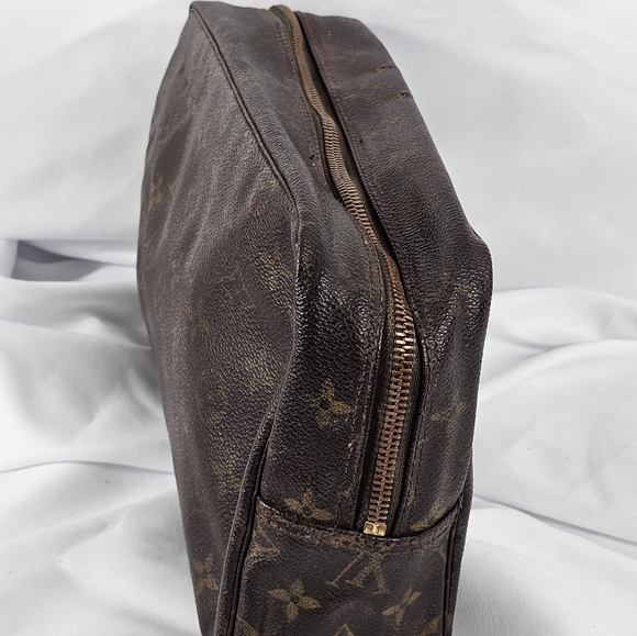 LOUIS VUITTONMonogram Trousse Toilette 28 - Picture 8 of 10